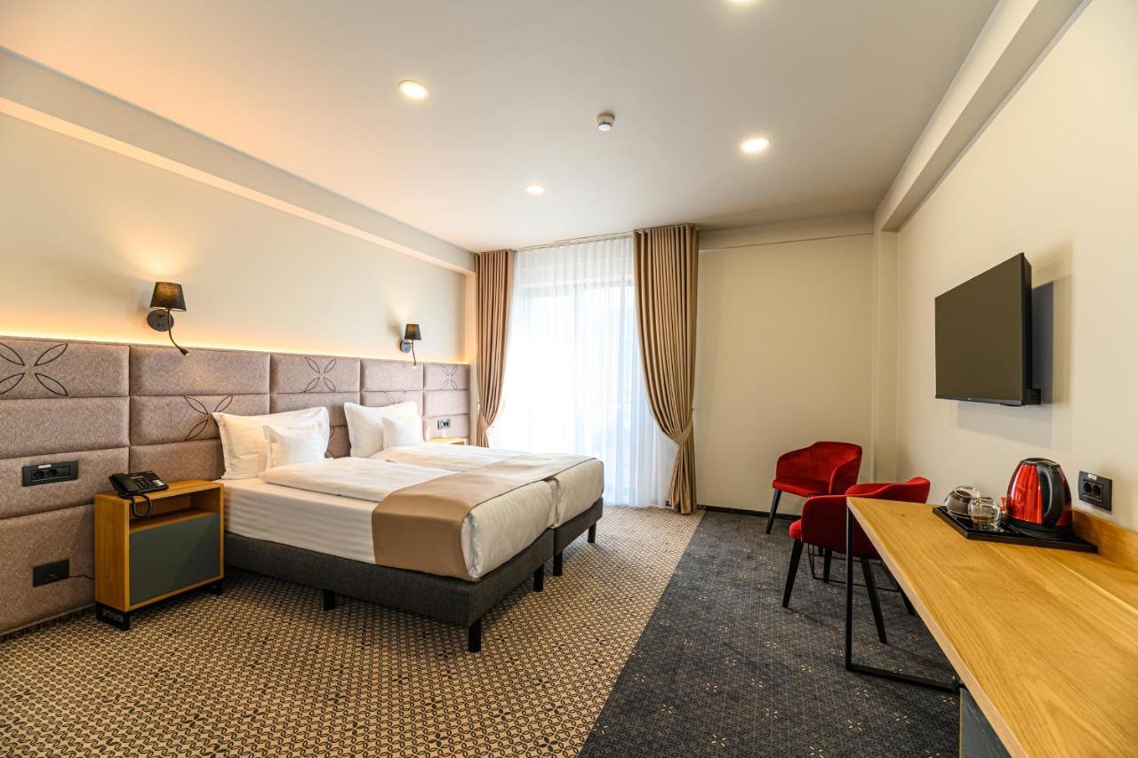 Hotel Dukat Gura Humorului Kültér fotó