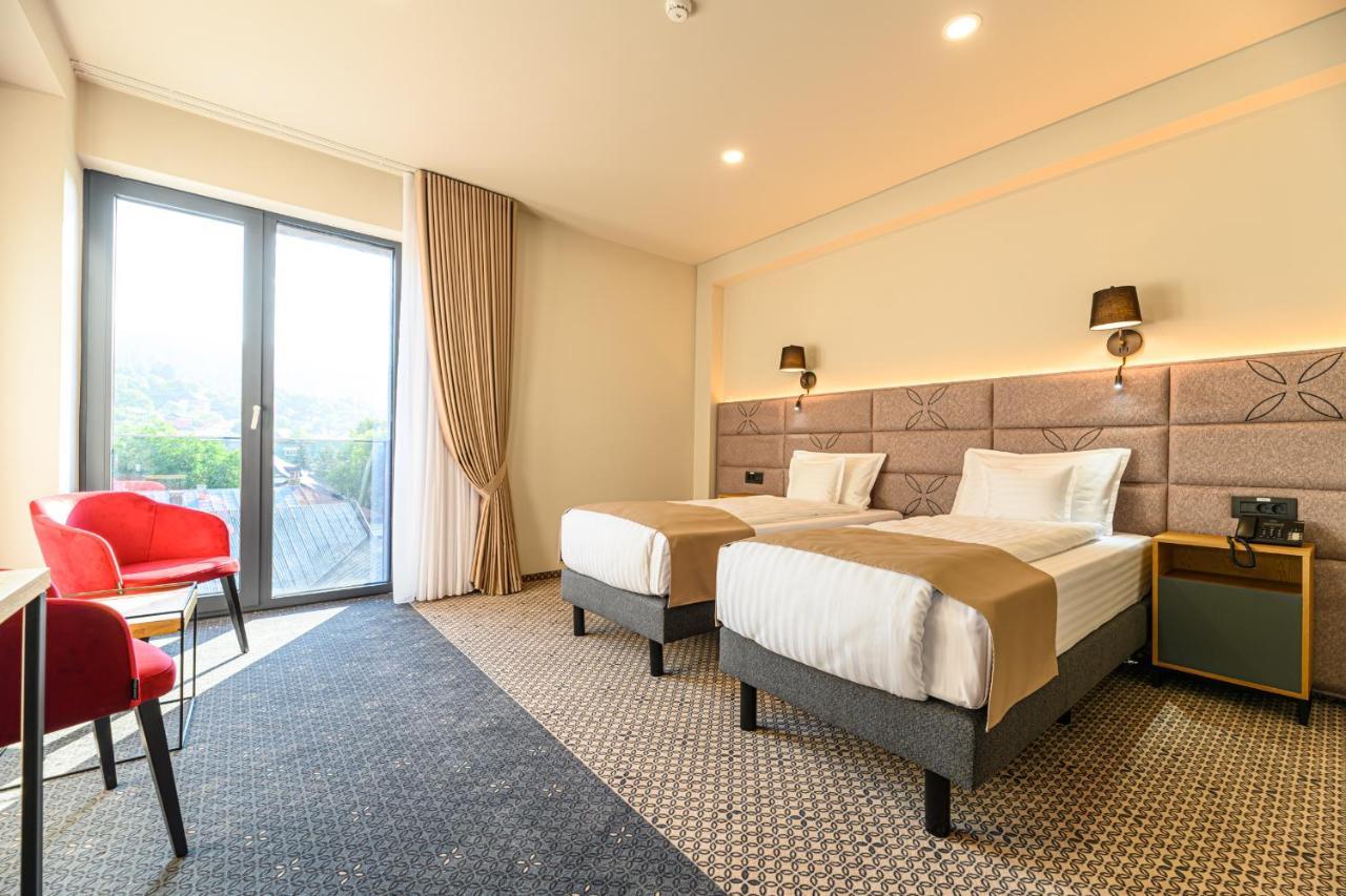 Hotel Dukat Gura Humorului Kültér fotó