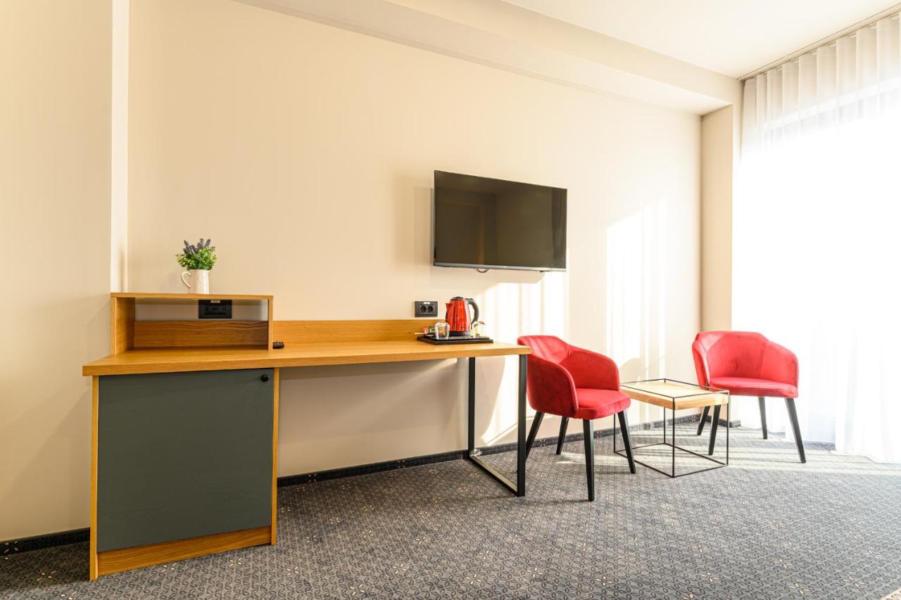 Hotel Dukat Gura Humorului Kültér fotó