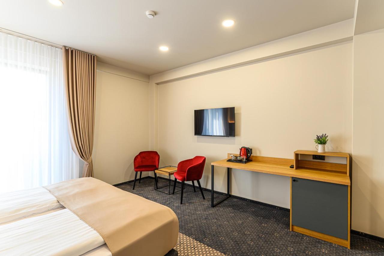 Hotel Dukat Gura Humorului Kültér fotó
