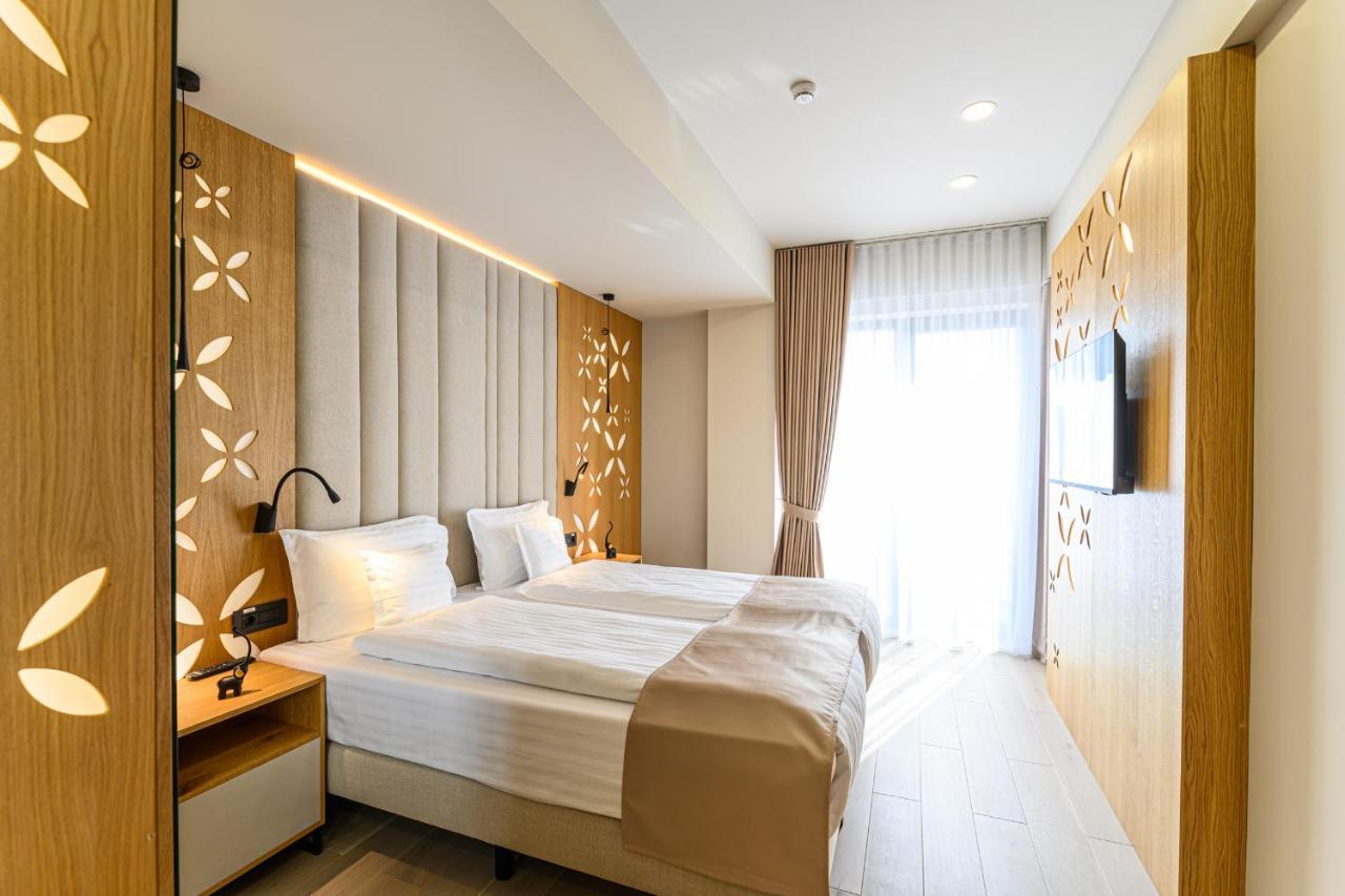 Hotel Dukat Gura Humorului Kültér fotó