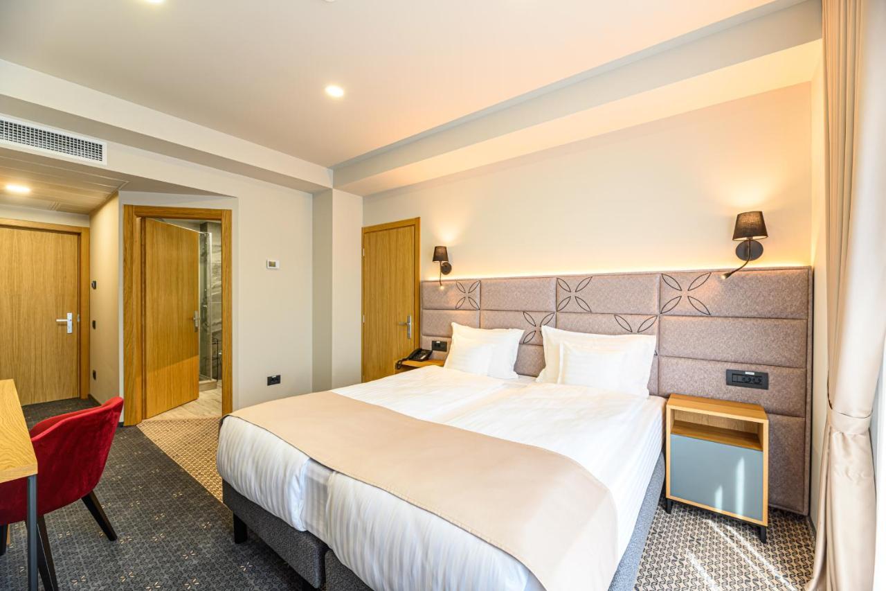 Hotel Dukat Gura Humorului Kültér fotó