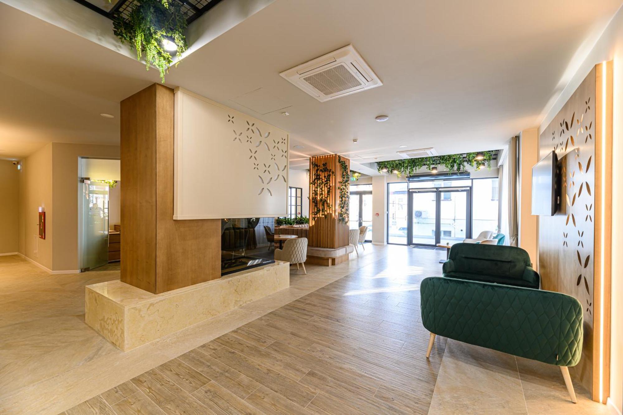 Hotel Dukat Gura Humorului Kültér fotó